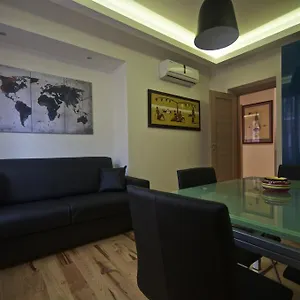 Piramide House Apartamento
